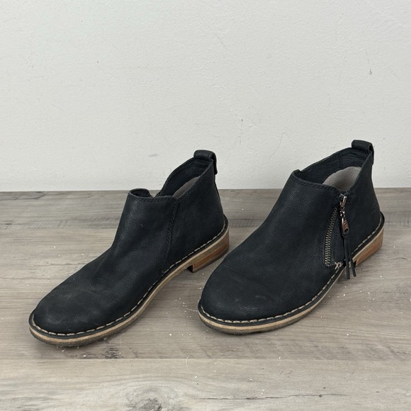 Ugg Clementine Ankle‎ Bootie Women 6 Black Leather Sherpa Lined Boots Zip Up - Picture 1 of 13